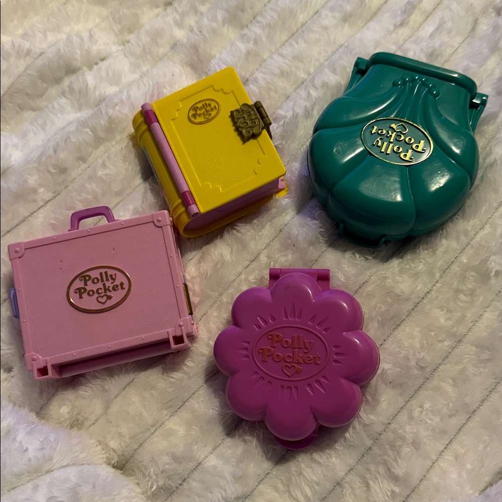 Polly pocket set of 4 good  condition  9/10